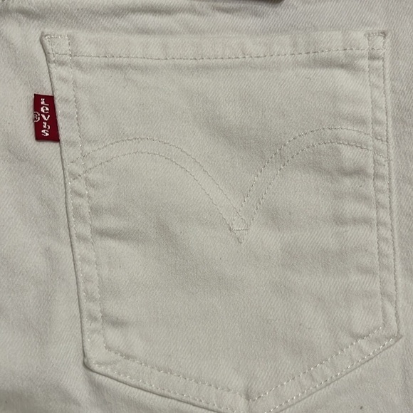 NWT Levi's Women's Mid Length Shorts size 34 - Picture 6 of 6
